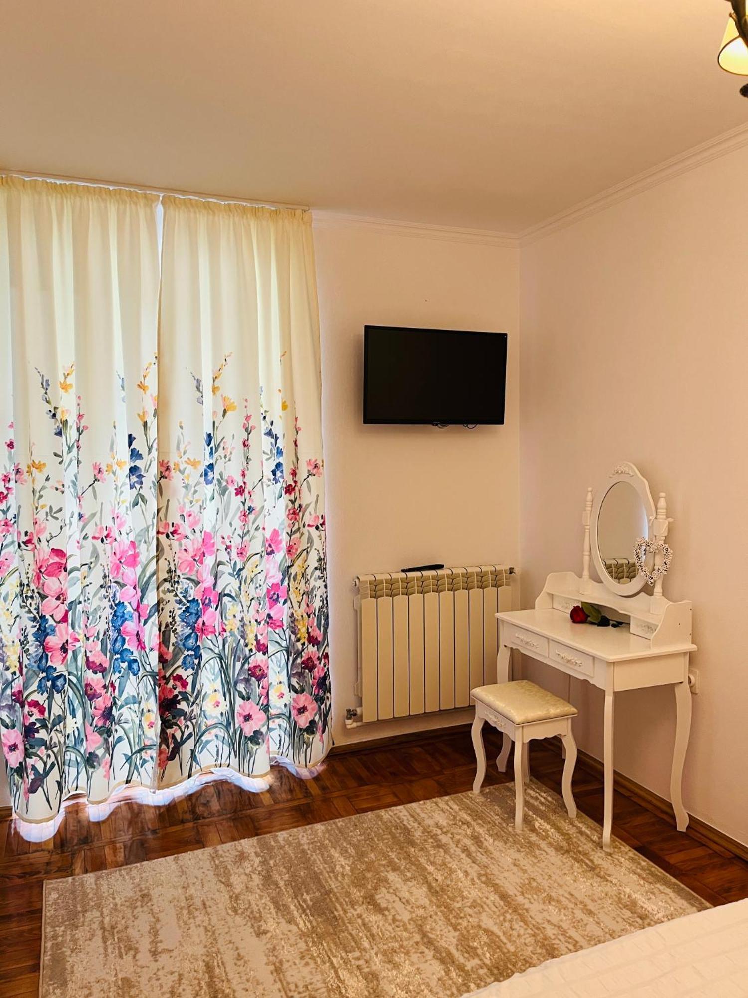 Dream Rooms Hunedoara Eksteriør bilde